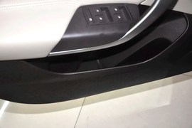2014款别克君威2.0L精英时尚型