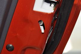 2012款宝骏乐驰1.0L手动优越型