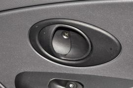 2012款宝骏乐驰1.0L手动优越型