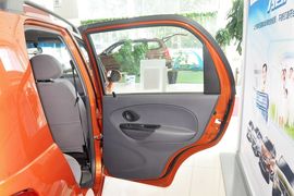 2012款宝骏乐驰1.0L手动优越型