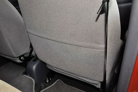 2012款宝骏乐驰1.0L手动优越型