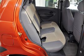 2012款宝骏乐驰1.0L手动优越型