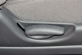 2012款宝骏乐驰1.0L手动优越型