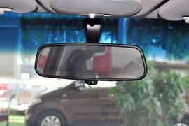 2012款宝骏乐驰1.0L手动优越型