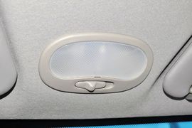 2012款宝骏乐驰1.0L手动优越型