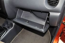 2012款宝骏乐驰1.0L手动优越型