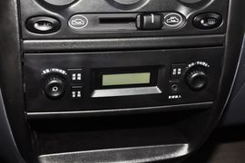 2012款宝骏乐驰1.0L手动优越型