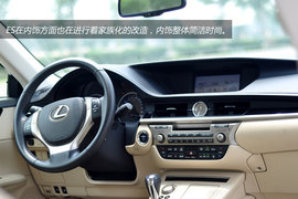 雷克萨斯ES300h试驾实拍