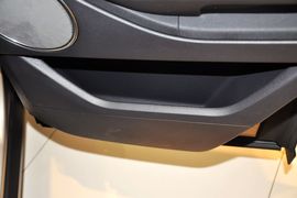 2014款路虎揽胜极光2.0T