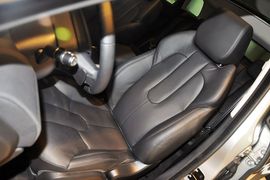 2014款路虎揽胜极光2.0T