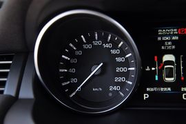 2014款路虎揽胜极光2.0T