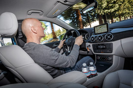 2015款奔驰B级电动车海外试驾实拍