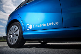 2015款奔驰B级电动车海外试驾实拍