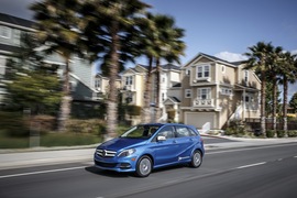 2015款奔驰B级电动车海外试驾实拍