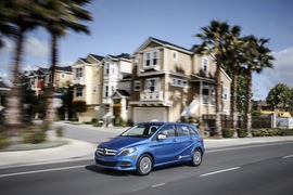 2015款奔驰B级电动车海外试驾实拍