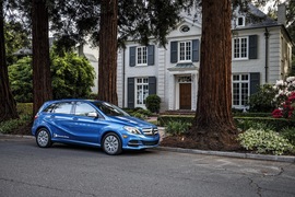 2015款奔驰B级电动车海外试驾实拍