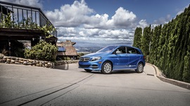 2015款奔驰B级电动车海外试驾实拍