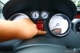 2009款标致308CC试驾