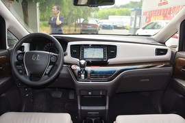 2015款本田奥德赛2.4L至尊版