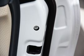 2015款揽胜极光2.0T