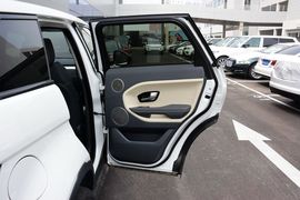 2015款揽胜极光2.0T