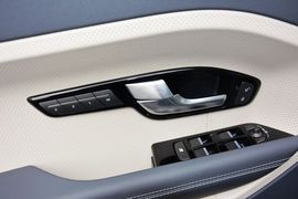 2015款揽胜极光2.0T