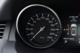 2015款揽胜极光2.0T