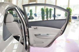 2012款长安悦翔V5