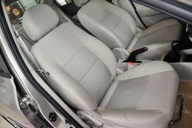 2012款长安悦翔V5