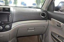 2012款长安悦翔V5