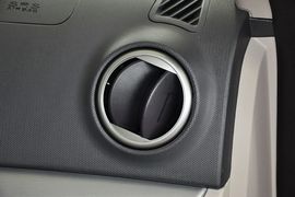 2012款长安悦翔V5