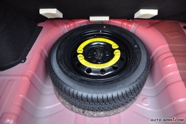 2009款长安悦翔三厢自动尊贵版