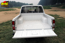 2009款锐骐皮卡汽油版试驾