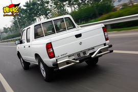 2009款锐骐皮卡汽油版试驾