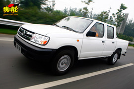 2009款锐骐皮卡汽油版试驾