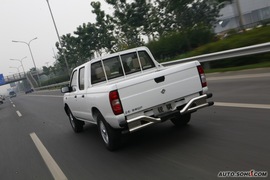 2009款锐骐皮卡汽油版试驾