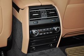 2013款宝马730Li豪华型