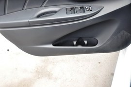 2014款丰田威驰1.5L手动智臻版