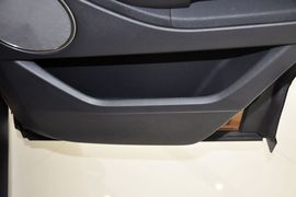 2015款揽胜极光2.0T