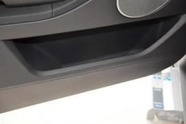 2015款揽胜极光2.0T