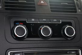 2015款大众途安1.4T手动风尚版5座