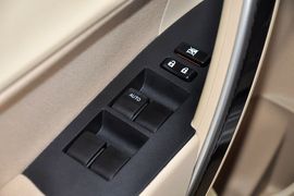 2014款丰田卡罗拉1.6L