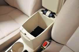 2014款丰田卡罗拉1.6L