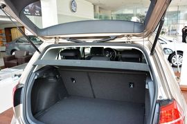 2014款大众高尔夫1.6L手动时尚型