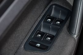 2014款大众高尔夫1.6L手动时尚型