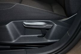 2014款大众高尔夫1.6L手动时尚型