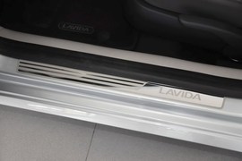 2013款大众朗行1.4T手动豪华型