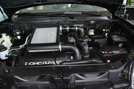 2013款华泰圣达菲1.8T自动两驱天窗版