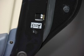 2013款华泰圣达菲1.8T自动两驱天窗版