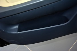 2013款华泰圣达菲1.8T自动两驱天窗版